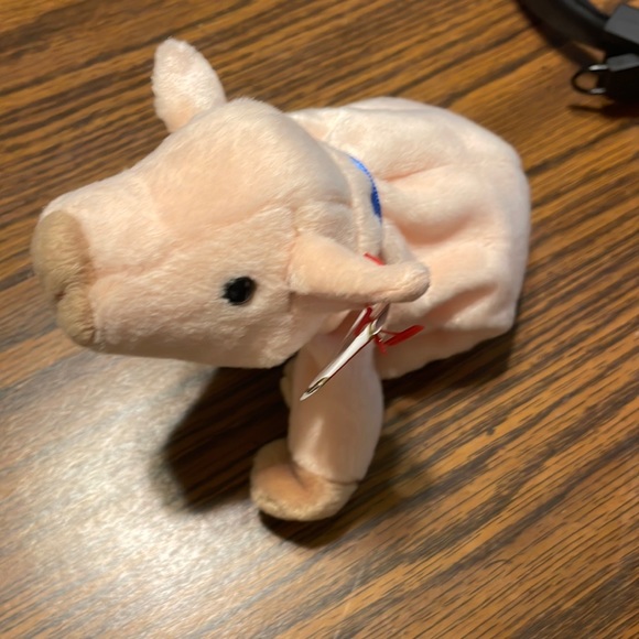 Knuckles the pig small ty beanie baby in excellent condition tag is perfect - Picture 1 of 7